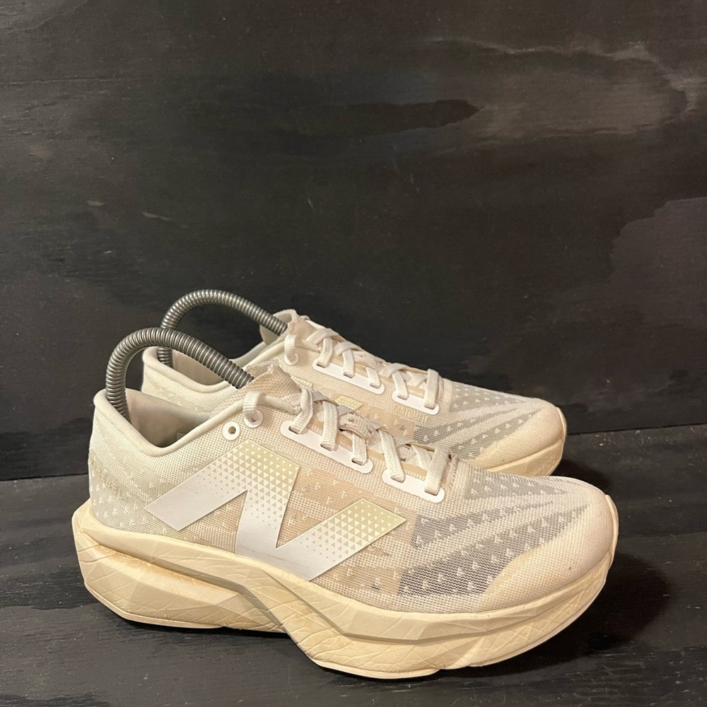 New Balance FuelCell Rebel V4 Shoes Womens Size 8 White Running Sneaker